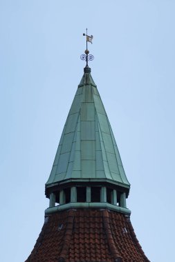 Güneşli bir günde eski kule Kopenhag, Danimarka