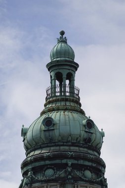 Güneşli bir günde eski kule Kopenhag, Danimarka