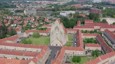 Grundtvigs kilise Danimarka 'da Kopenhag Bispebjerg bölgesinde bulunan