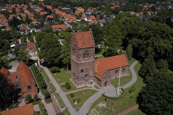 Letecký pohled na kostel Glostrup, Dánsko — Stock fotografie