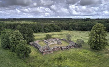 Gurre kale kalıntılarının havadan görünümü, Danimarka