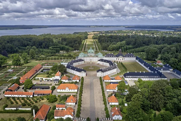 프레덴스보르 궁전, 덴마크의 공중 전경 — 스톡 사진
