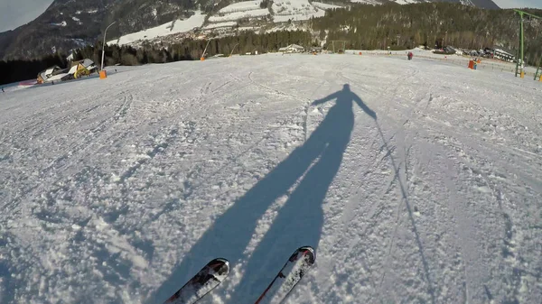 Hombre Disfruta Esquiando Los Alpes Giro Talla — Foto de Stock