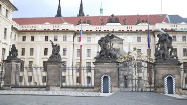 Praga República Checa Mayo 2020 Periodo Pandémico Guardia Honor Encuentra — Vídeo de stock