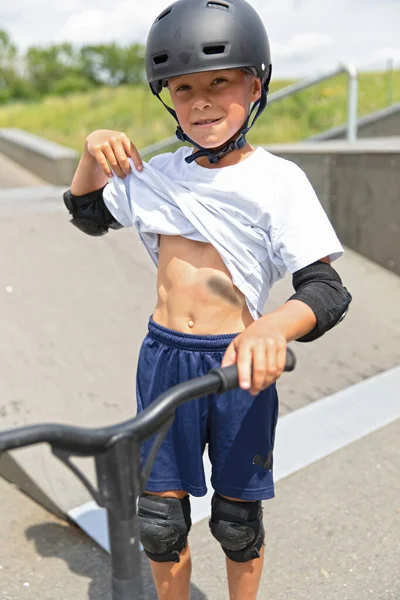 Boy Jumps Scooter — Stock Photo, Image