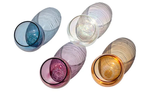 Čtyři Pestrobarevné Vinobraní Kulaté Brýle Bílém Pozadí Krásnými Barevnými Stíny — Stock fotografie