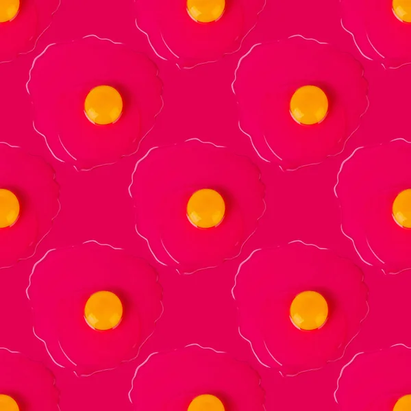 분홍색 달걀을 노른자로 반복하고 부활절 현수막 창조적 포스터 유행하는 디자인을 — 스톡 사진