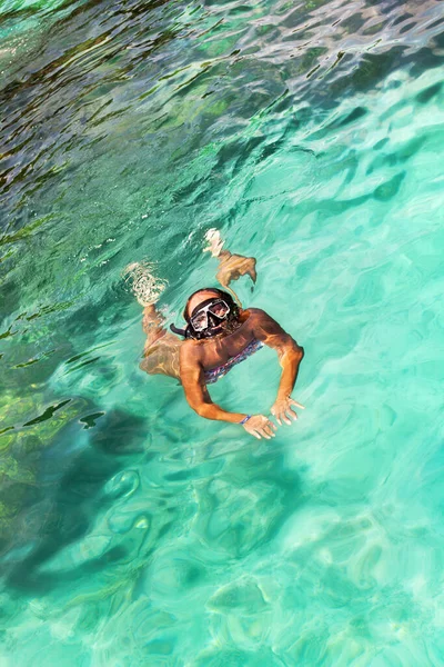 Young Girl Diving Mask Snorkel Dives Clear Blue Sea Water — Stock Photo, Image