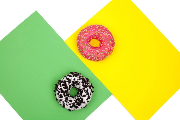 Donuts Sobre Fondo Verde Amarillo — Foto de Stock