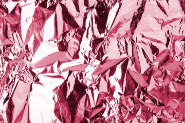 Açık pembe parlak metalik buruşuk doku efekti, kırmızı buruşuk yumuşak ipeksi arkaplan, şenlikli moda mor parlak arkaplan, soyut şarap rengi geometrik metal yüzey tasarımı elementi kapat