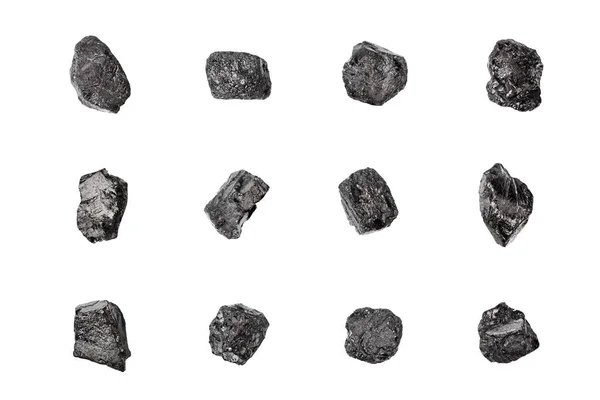 Beyaz zemine sabitlenmiş siyah kömür taşları yakın plan, doğal kömür parçaları koleksiyonu, antrasit kaya dokusu, ham kömür madeni külçeleri, közler grubu, grafit örnekleri, mineral fosil yakıtı.