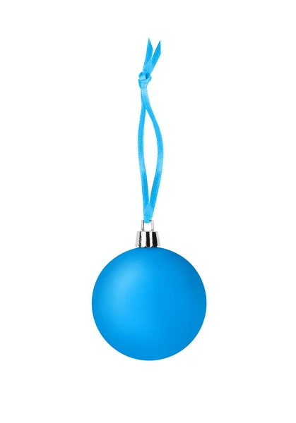 Hellblaue Glaskugel Auf Band Auf Weißem Hintergrund Isoliert Nahaufnahme Weihnachtsbaumschmuck — Stockfoto