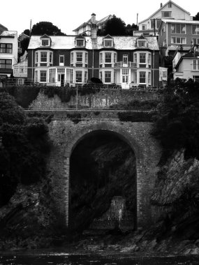 St Thomas, Fairfield 'deki Becket Kilisesi. Sisten önce gün doğumunda..