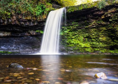 Brecon Beacons 'da uzun süreli şelale