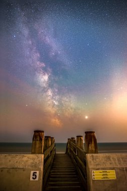 Camber geceleri kumlu adımlar