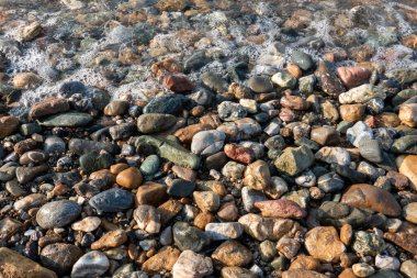 Yazın deniz, sahil ve kum.