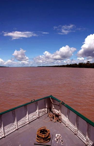 Navigare Lungo Fiume Amazzonia — Foto Stock