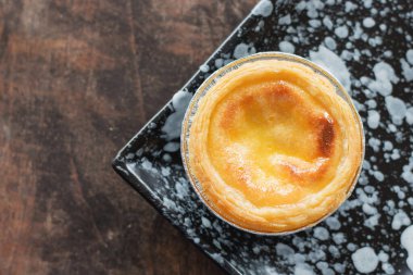 Tahta karının yumurtalı tartı nefis bir tatlıdır.