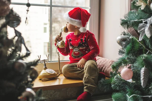 Kid Cap Santa Claus Sitting Window Calls Santa — Stock Photo, Image