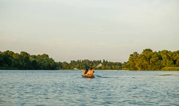 Kayak Familiar Río Verano Atardecer —  Fotos de Stock