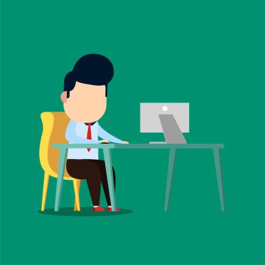 İşadamı masasının önünde çalışıyor.