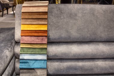 Koltuk renk çizelgesi. Ayarlanabilir kanepe kumaşı katı renk çizelgesi. Farklı doku örnekleri, farklı renkte kumaşlar.
