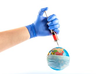 Coronavirus 2019-nCoV COVID konsepti. Coronavirus Covid-19 aşı araştırması. Koronavirüs tarafından enfekte edilen dünya, dünya kendisini covid-19 'a karşı savunur, bu gezegen covid-19 tarafından karantinaya alınmıştır..