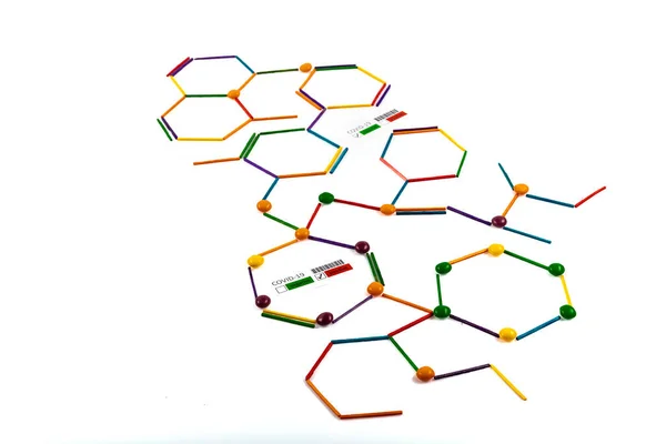 Koncepcja Epidemii Koronawirusów Napis Covid Chemicznym Modelu Molekularnym Sprzęcie Laboratoryjnym — Zdjęcie stockowe
