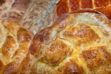 Türk Pitta 'sı. Yumurtalı Türk Pide. Geleneksel Türk Ramazan Ekmeği 