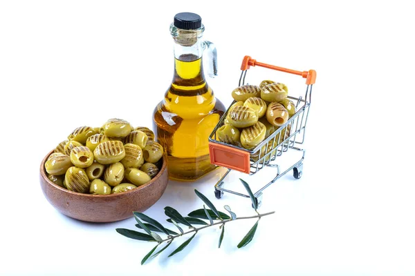 Aceitunas Verdes Parrilla Una Rama Una Aceituna Sobre Fondo Blanco —  Fotos de Stock