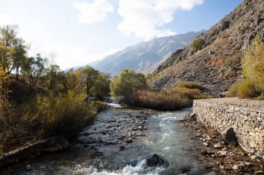 Munzur Dağı ve Ulusal Park. Tunceli, Ovacik 'teki Munzur Nehri. Türkçe adı: Munzur Gozeleri.