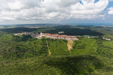 Helikopterden Koç Üniversitesi 'nin görüntüsü. Koç Üniversitesi, Rumeli feneri Kampüsü Sariyer, İstanbul, Türkiye.