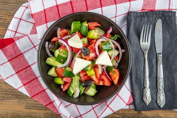 Mediterrane Salade Griekse Salade Met Verse Groenten Feta Kaas Zwarte — Stockfoto