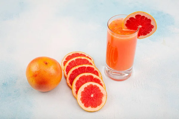 Zumo Pomelo Pomelos Maduros Sobre Fondo Madera — Foto de Stock