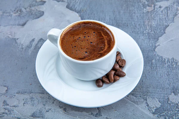 Délicieux Café Turc Servi Avec Chocolat Dans Une Tasse Traditionnelle — Photo