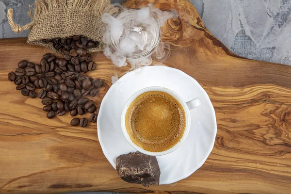 Berühmte Und Köstliche Türkische Kaffee Hölzernen Hintergrund — Stockfoto