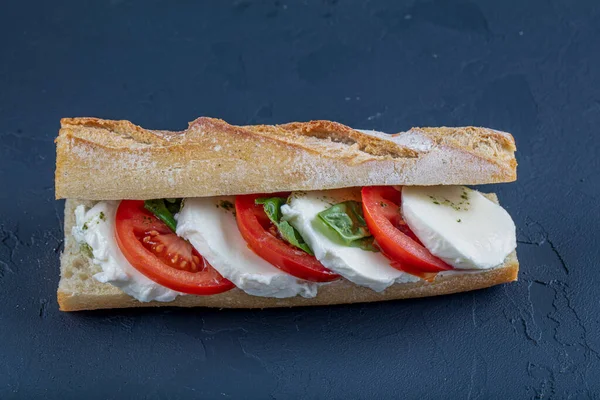 Arugula Fresca Tomate Mozzarella Sanduíche Queijo — Fotografia de Stock