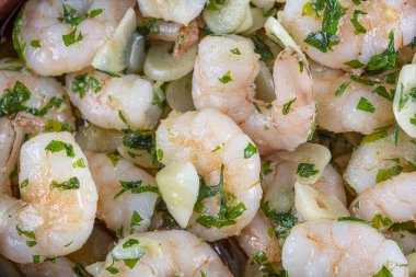 Karides güveci. Karides güveci güveci. Lezzetli sağlıklı taze lezzetli karides güveci..