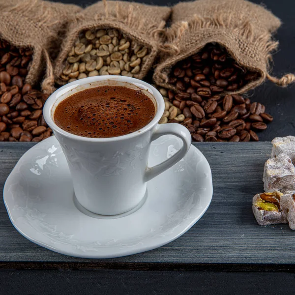 Traditionelles Türkisches Kaffeetrinkkonzept Türkischer Kaffee Mit Glas Wasser Und Türkischen — Stockfoto