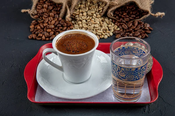 Traditionelles Türkisches Kaffeetrinkkonzept Türkischer Kaffee Mit Glas Wasser Und Türkischen — Stockfoto