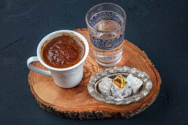 Traditionellt Turkiskt Kaffedrycker Koncept Traditionellt Turkiskt Kaffe Koppen Med Turkiskt — Stockfoto