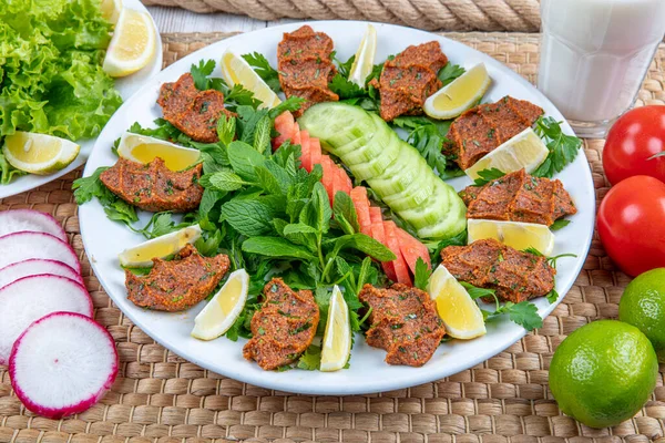 Traditional Turkish Raw Meat Cig Kofte Turkish Food — Stock Photo, Image