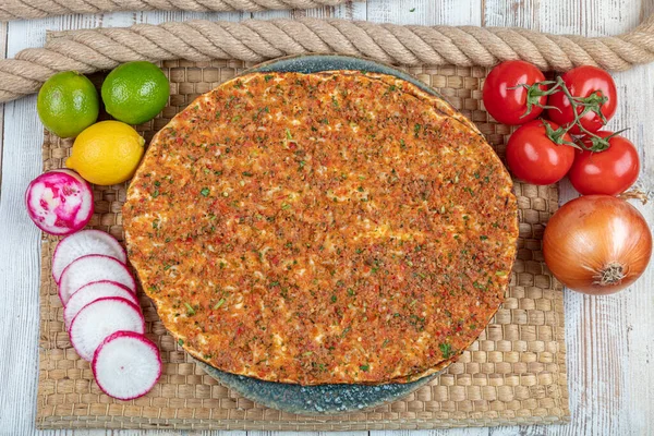 Лахмакун Турецкая Вкусная Пицца Фаршем Говядины Баранины Мясо Паприка Помидоры — стоковое фото