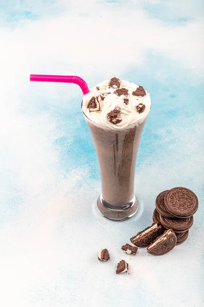 Buatan Sendiri Cookies Cream Milkshake Tall Glass — Stok Foto