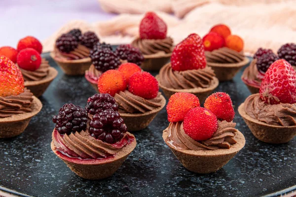 Tartolete Com Uvas Creme Mini Sobremesas Com Geleia Frutas Petifur — Fotografia de Stock