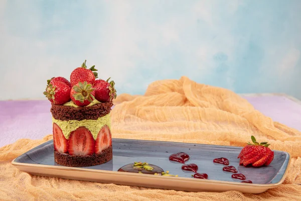 Taking Delicious Strawberry Cake Plate Using Shovel Close — Stock Photo, Image