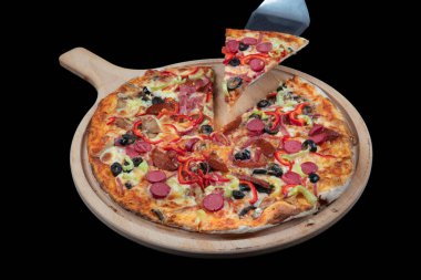  Karışık pizza, pizza zeytin, mantar, domates, peynir, sos ve daha fazlası. Üst Manzara. Yemek geçmişi. metin ve harf için boşluk kopyala.