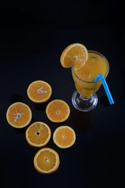 Świeżo Wyciśnięty Sok Pomarańczowy Świeży Sok Pomarańczowy Świeże Pomarańcze Owocowe — Zdjęcie stockowe