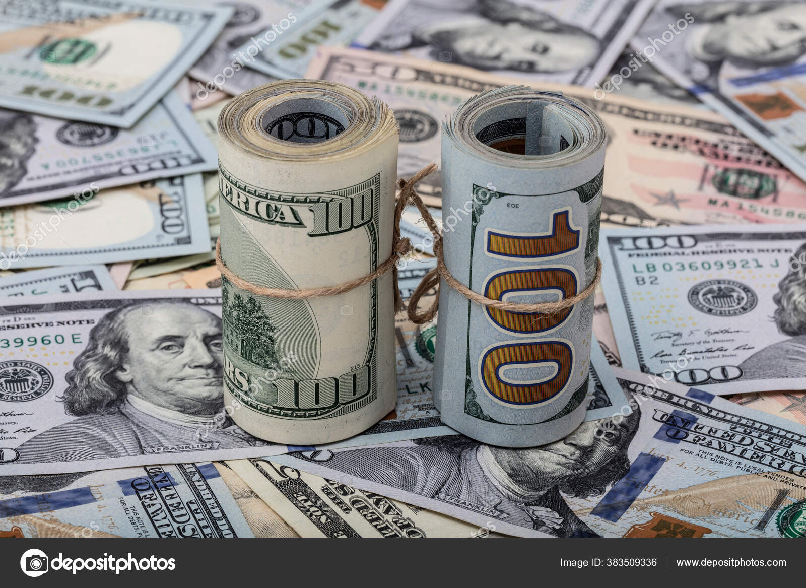 달러입니다 100 달러짜리 지폐가 있습니다 지폐를 클로즈업합니다 — 스톡 사진 © mc.atolye #383509336