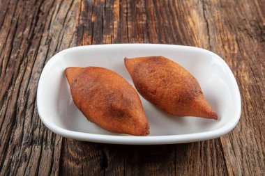 icli kofte / haşlanmış kibbeh / Quibe / doldurulmuş köfte falafel.